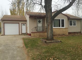 921 3rd Ave W, Dickinson, ND 58601