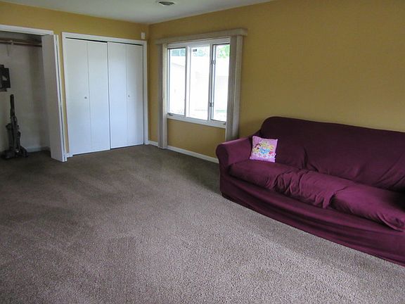 5th image of 1463 Crestwood Dr