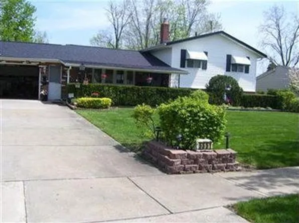 5551 Meadow Ln, Bedford Heights, OH 44146