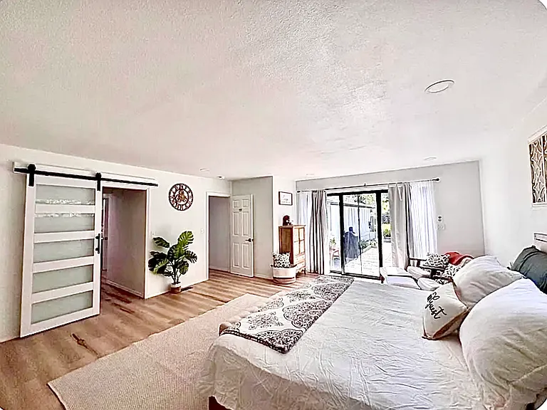 1398 Oregon Ave — Photo 7