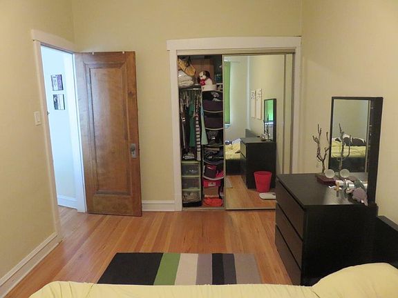 4th image of 947 N Leavitt St APT 2Z