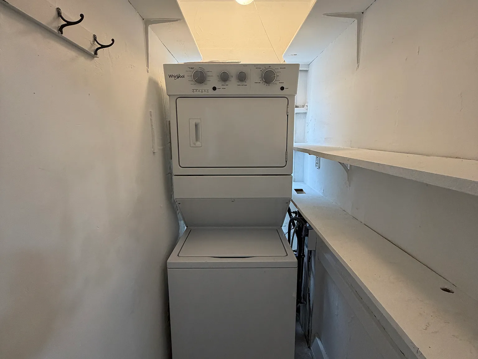 2 bed, 950 sqft, $1,850 — Photo 3
