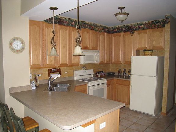 4th image of 1091 Ellsworth Dr