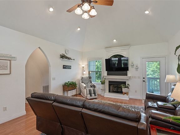 4th image of 89 Cranfield Dr