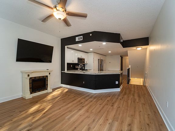 2nd image of 4000 Grande Vista Blvd #15