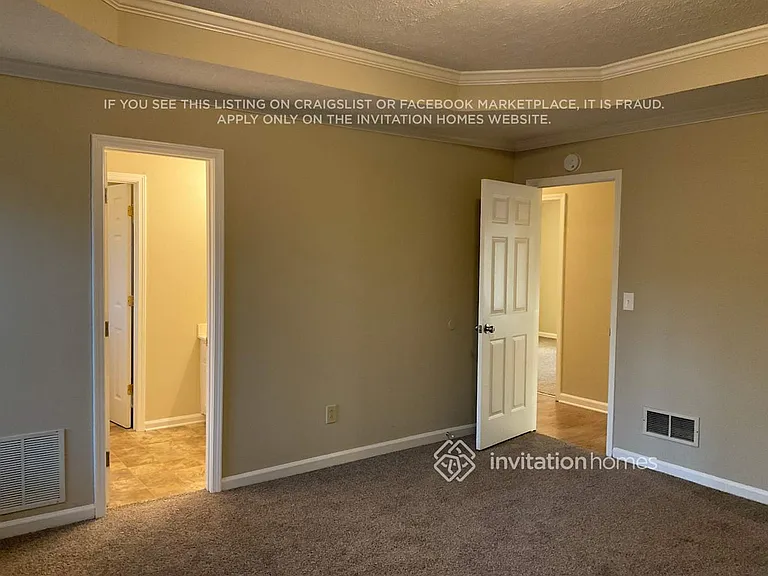 2355 Huntington Dr — Photo 5