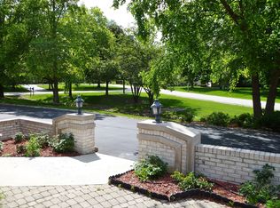 811 Highland Rd, Frankfort, IL 60423