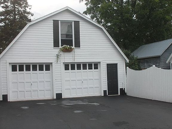 4th image of 115 Franklin St