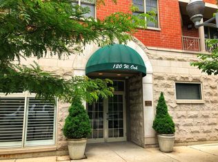 120 W Oak St #1, Chicago, IL 60610