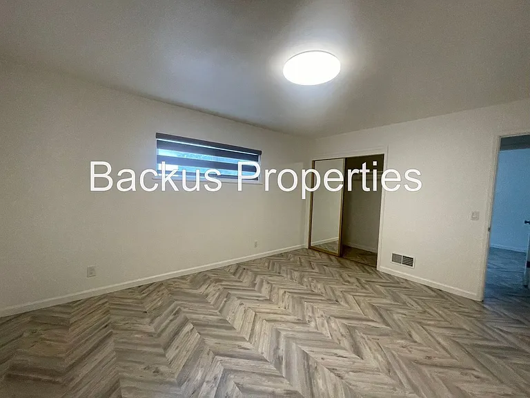 681 Alice St — Photo 11