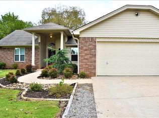 286 Meadowrue Rd, Russellville, AR 72802