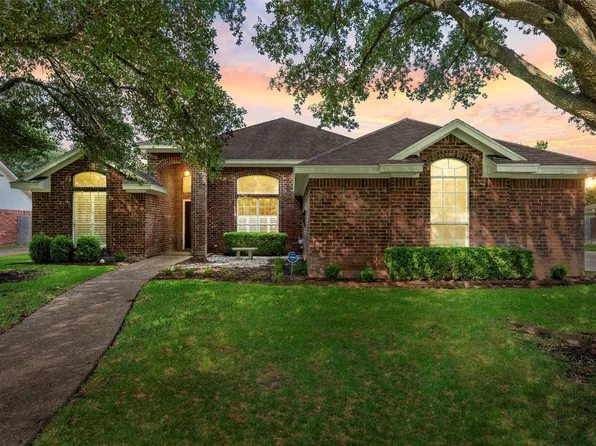 1405 Fossil Rdg, Woodway, TX 76712