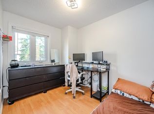 302 College Ave W #45, Guelph, ON N1G 4T6