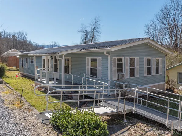 88 Babb St, Waynesville, NC 28786