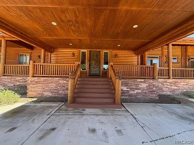 4 bed, 3.5 bath, 4068 sqft, $5,350 — Photo 2