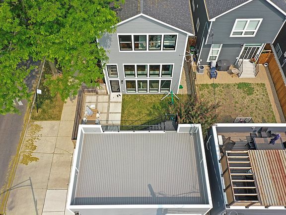5th image of 3656 N Artesian Ave