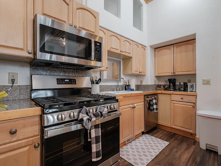 14296 Glacier View Dr — Photo 26