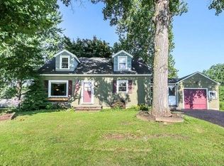 280 Windsor Rd, Rochester, NY 14612