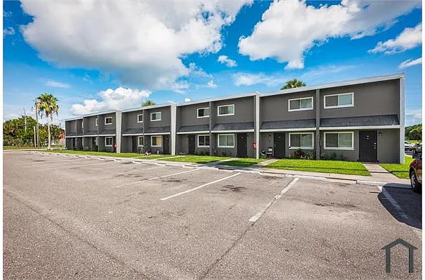 Building Photo - 825 E University Blvd #102