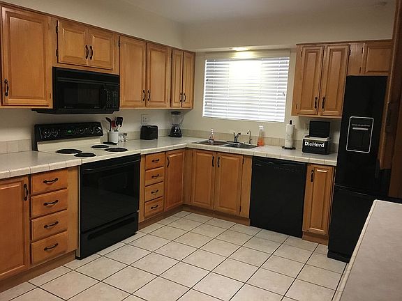 5th image of 10427 W Salem Dr