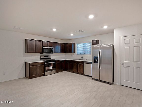 2nd image of 749 W Calle Calca