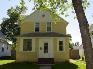 727 N 5th St, Grand Forks, ND 58203