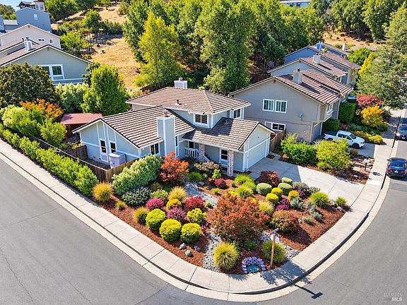 2nd image of 9 Carob Way