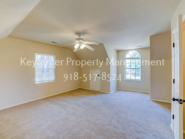 10119 S College Pl — Photo 13