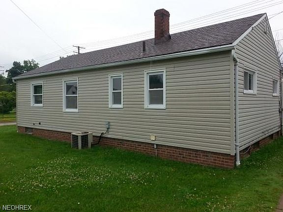 5th image of 866 E 305th St