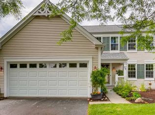 98 Briar Ridge Ln, Lake Villa, IL 60046