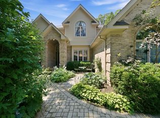 2523 Forest Ct, Lindenhurst, IL 60046