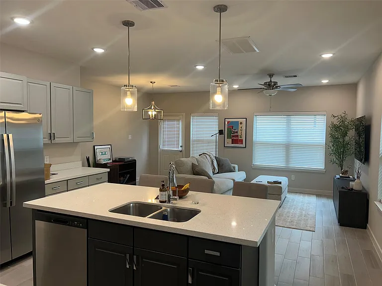 1511 Revolution Way — Photo 14