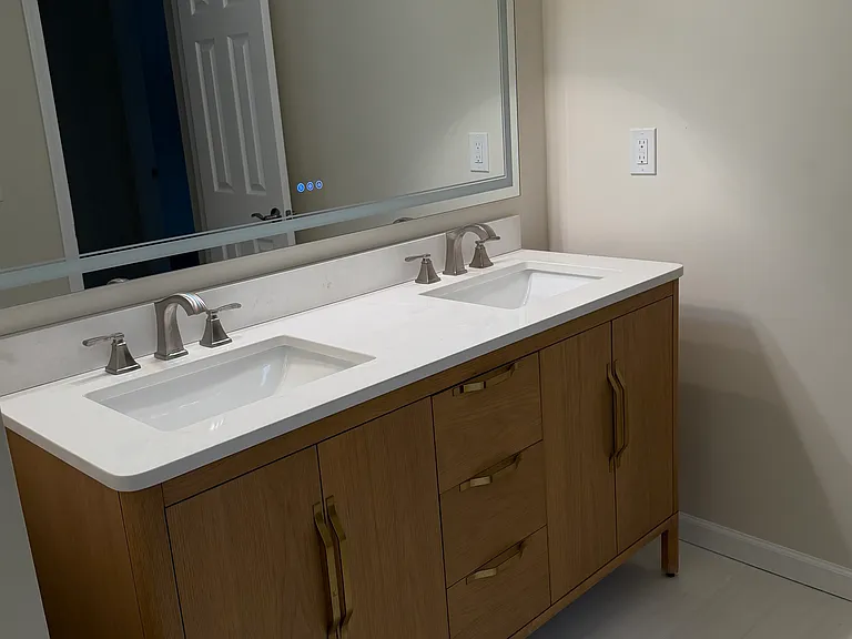 4471 Habersham Ln S — Photo 10