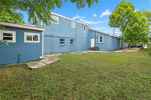 1323 Pauline St — Photo 13