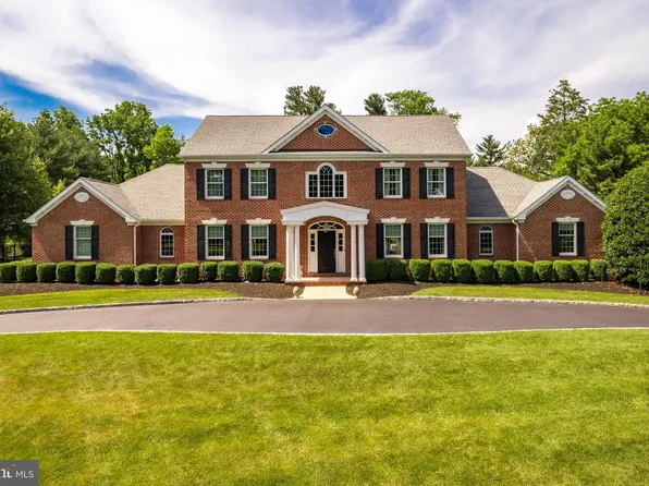 13 Buckingham Dr, Princeton, NJ 08540