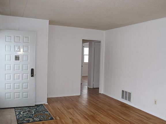 5th image of 204 Boyd Ln