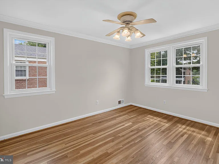 6035 Chatsworth Ln — Photo 28