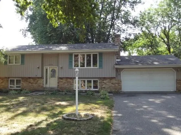 7375 Memory Ln NE, Fridley, MN 55432