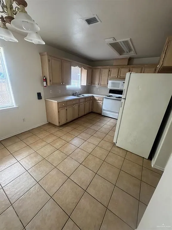 2 bed, 2.5 bath, 1200 sqft, $750 — Photo 4