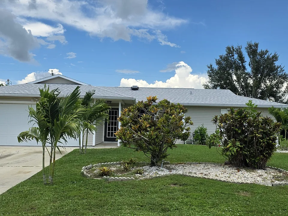 843 SW 31st Ter