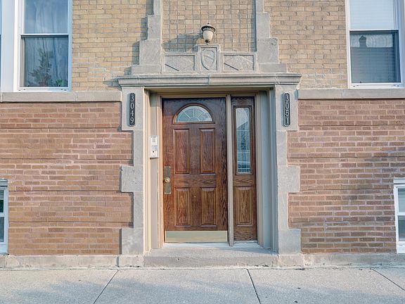 2nd image of 3049 W Grace St #2