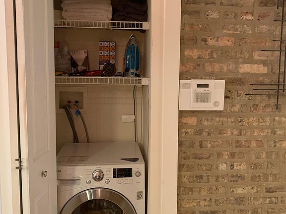 4th image of 626 W Roscoe St #4m6h1mqpx