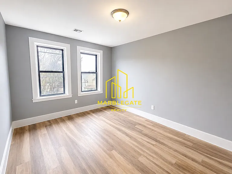 125 Osborne Ter #144 — Photo 4