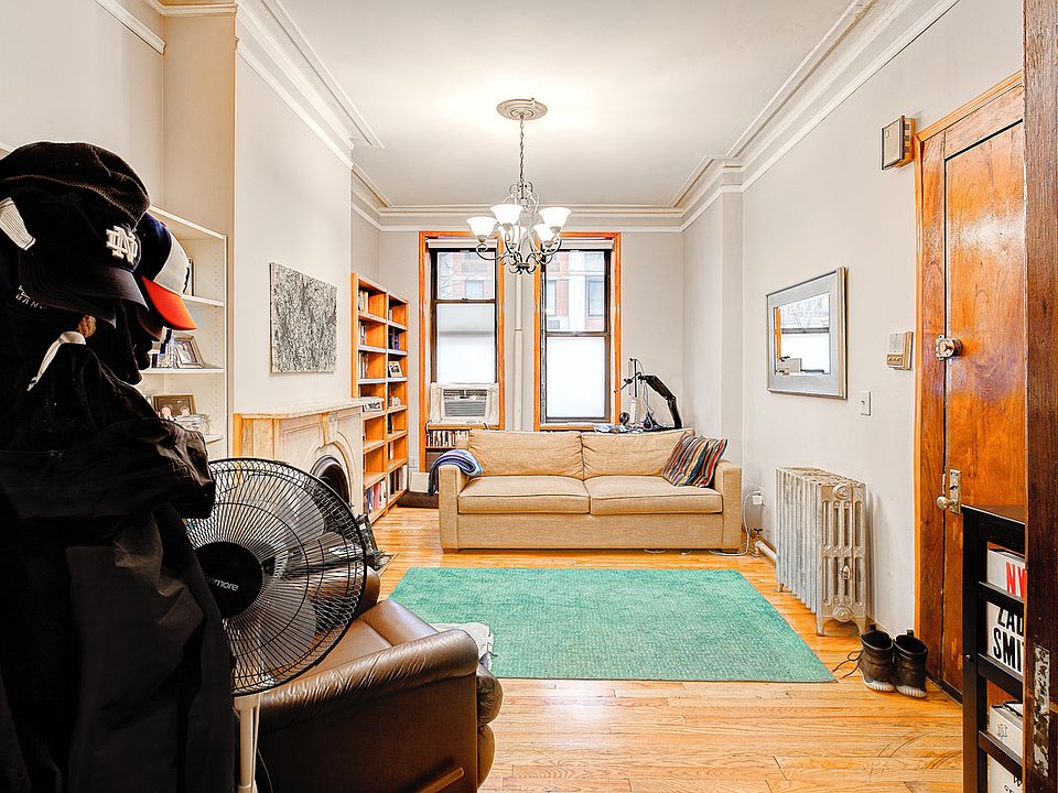 1st image of 31 E 7th St #1