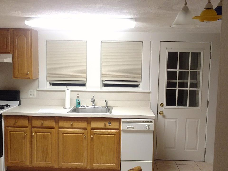 2nd image of 34 Rushmore St
