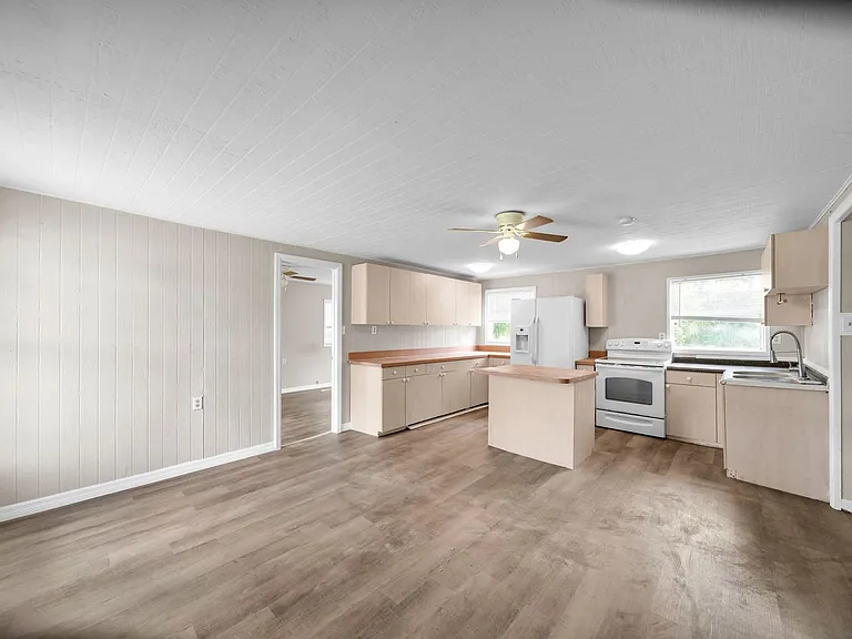 2950 Packinghouse Rd — Photo 4