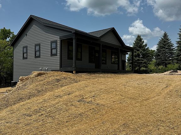 4th image of 3 Harvest Ln
