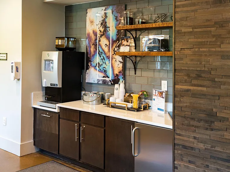 The Lodge Bellevue — Photo 17
