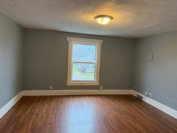 4th image of 1759 Oakdale Ave