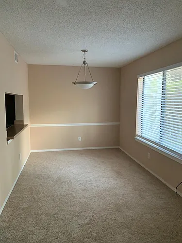 122 Seasons Pkwy Photo 1